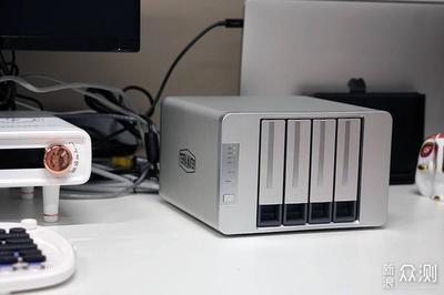 铁威马F4组建家庭云盘,从硬件到软件一看就懂